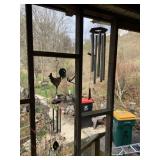 2 WIND CHIMES, ROOSTER AND OCTAGONAL WOOD TOP,