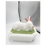 WESTMORELAND GLASS SIGNED RABBIT ON NEST, 5.5