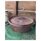 CAMP CHEF CAST IRON MULEY 12 POT WITH LID AND