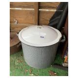 LARGE CANNING STOCK POT WITH LID
