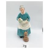 ROYAL DOULTON THE FAVORITE 1959 - 7" H GOOD