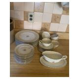 ROYAL SWIRL DINNER PLATERS, SALAD PLATES, TEACUPS