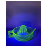 VASELINE GLASS SUNKIST BRAND CITRUS JUICER,