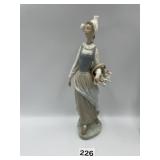 LLADRO GIRL WITH BASKET OF FLOWERS, 10"