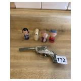 PEANUTS FINGER PUPPETS, HUBLEY TEX TOY GUN