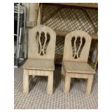 2 WOOD CHILDRENï¿½S CHAIRS