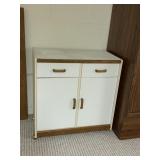 ROLLING UTILITY CABINET W/ 2 DRAWERS/2 DOORS