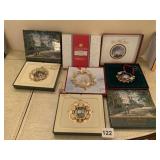 4 WHITE HOUSE ORNAMENTS IN BOXES 2013, 2005, 2002
