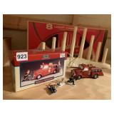 WINDOW CANDLELIGHT, FIRE TRUCK, SM. FIGURES