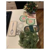 EGG SLICER, POTHOLDERS, FLOWER ARRANGEMENT