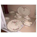 HOMER LAUGHLIN VA ROSE PATTERN DISHES INCLUDING