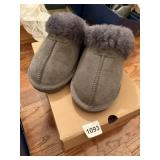 SZ. 7 NEW SLIP-ON SHOES BEAR PAW