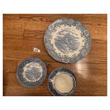 ENGLISH VILLAGE PLACE SETTING DINNER PLATE CUP