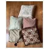 ACCENT PILLOWS