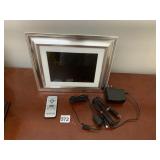 PHOTO PICTURE FRAME W/ REMOTE