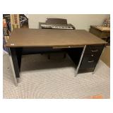 FORMICA TOP METAL KNEEHOLE DESK