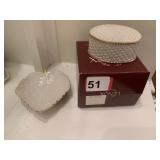 LENOX COVERED BOX AND LEAF DISH