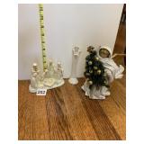 NATIVITY SCENE WITH GOLD TRIM, HOLDING WREATH