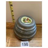 MUSIC BOX FOR POWDER WITH CORDING SCENE ON TOP