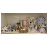 ASSORTED WEDDING ANNIVERSARY ITEMS AND DOVES ON