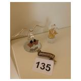 CRYSTAL 2" H EAGLE, AMERICA PIN, ROSES IN VASE