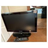 SAMSUNG TV WITH REMOTE