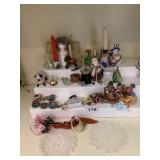 MINIATURE HOLIDAY FIGURES WOODEN BOY AND GIRL