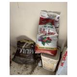 PARTIAL MULCH, BUCKET WITH HOLLY TONE AND NEW