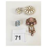 THERMOSET WHITE PIN BLUE RHINESTONE SQUARE