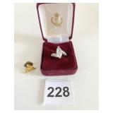 SILVER TONE RING SIZE 8 MARQUIS STONE GOLD TONE