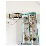 LARGE GROUP OF ASSORTED JEWELRY