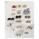 GROUP OF ASSORTED EARRINGS BEADS GOLD TONE BIRD