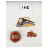 ENGINE AND CABOOSE CHARMS 1974 MEN