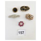 PIN GROUP GOLD TONE UNBRANDED PINK STONE CIRCLE