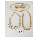 TRIFARI GOLD TONE NECKLACE UNBRANDED BRACELETS