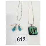 TRIFARI SILVER TONE NECKLACE HAND BLOWN GLASS