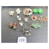 GROUP OF PINS CHRISTMAS ST PATRICKï¿½S DAY