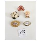 PINS PINK FLOWERS RESIN ROSE PIN OVAL GOLD TONE