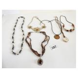 NECKLACE GROUP VINTAGE GOLD TONE FLOWER OPEN