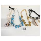 NECKLACE LOT BLUE GLASS BEADS GOLD GLASS HAND