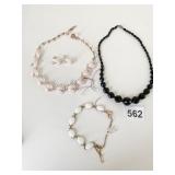 BLACK FACETED GLASS BEAD NECKLACE THERMOSET PINK