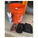 DEWALT BUCKET, TOOL HOLDERS