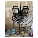 BRAUN LED WORK LIGHT W/ PLUG SPLITTER AND STAND