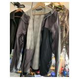 UNDER ARMOR SIZE LARGE GRAY AND BLACK COAT