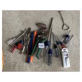 SCREW DRIVERS AND METAL SHEERS