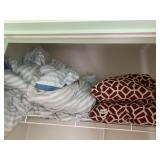 2 ACCENT PILLOWS AND COMFORTER