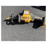 1 HANDED SAWZALL DEWALT NO BATTERY