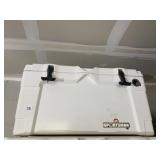 SPORTSMAN IGLOO COOLER WITH LOCKING LID
