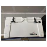 SPORTSMAN IGLOO COOLER WITH LOCKING LID
