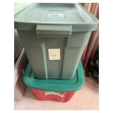 2 STORAGE TOTES